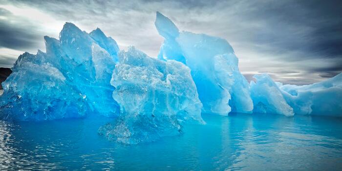 0摄氏度的冰和0摄氏度的水哪个内能大